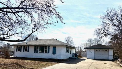 2360 Shoshone Rd, North Saint Paul, MN, 55109-1511 | Card Image