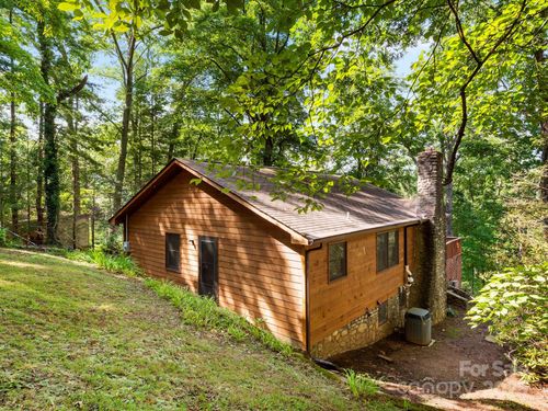 35 Essex Rd, Waynesville, NC, 28786-5561 | Card Image