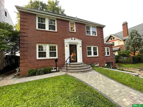 527 S 58 Street, Omaha, NE, 68106 | Card Image