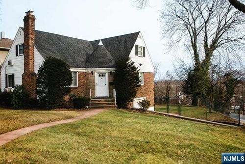 134 Berkshire Rd, Hasbrouck Heights, NJ, 07604-2523 | Card Image