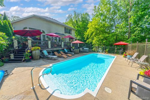 115 Audubon Dr, White Lake, MI, 48383-1705 | Card Image