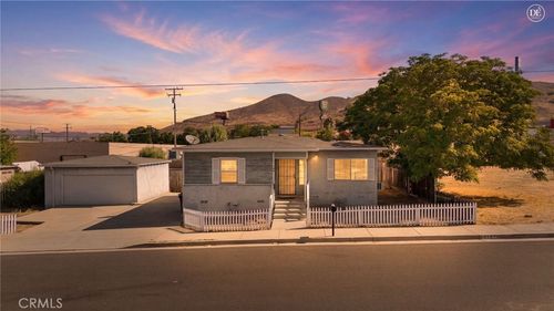 103 W Flint St, Lake Elsinore, CA, 92530-3818 | Card Image