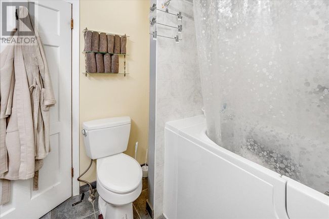 798 Kipling St, House other with 3 bedrooms, 2 bathrooms and 4 parking in Trail BC | Image 24