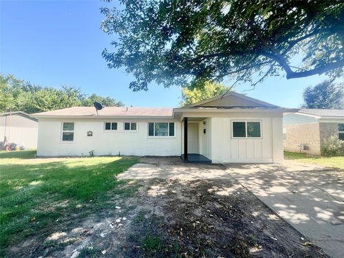 713 Cindy Ln, Grand Prairie, TX, 75052-5021 | Card Image