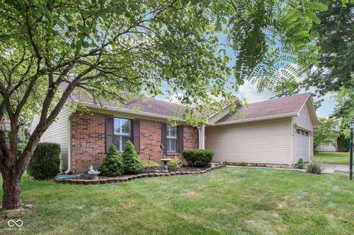 5733 Pine Knoll Blvd, Noblesville, IN, 46062-8415 | Card Image