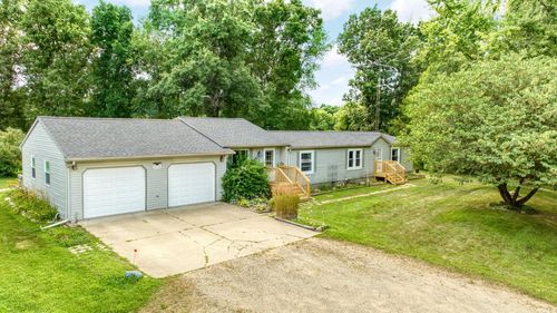 8756 Portage Lake Rd, Munith, MI, 49259-9604 | Card Image