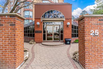 UPH-6 - 25 Fairview Rd W, Condo with 3 bedrooms, 3 bathrooms and 2 parking in Mississauga ON | Image 2