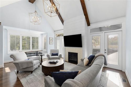 7874 Howe Cir, Prairie Village, KS, 66208-4260 | Card Image