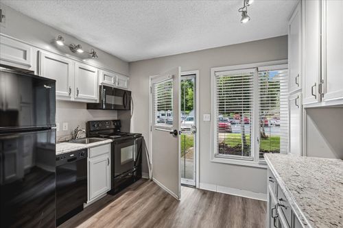 112-3589 Covington Pike, Memphis, TN, 38128-3941 | Card Image