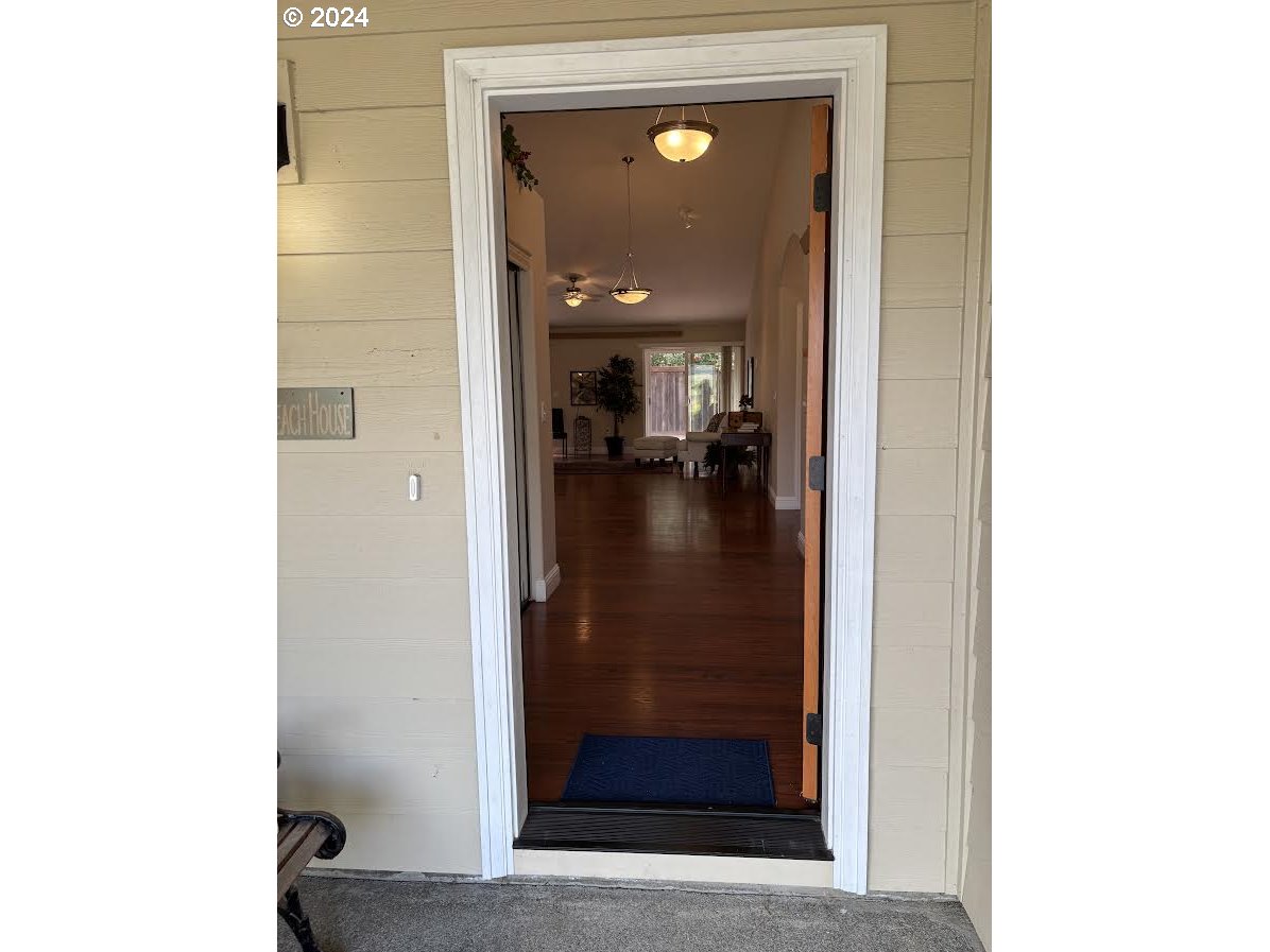 Periwinkle Ln, Bandon, OR 97411