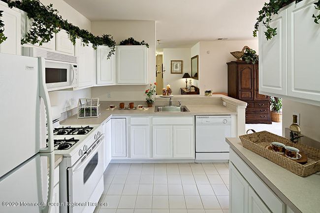111 Timber Ridge Ct, Condo with 1 bedrooms, 1 bathrooms and null parking in Neptune NJ | Image 11