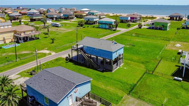 881 Buell, House other with 3 bedrooms, 2 bathrooms and null parking in Crystal Beach TX | Image 38
