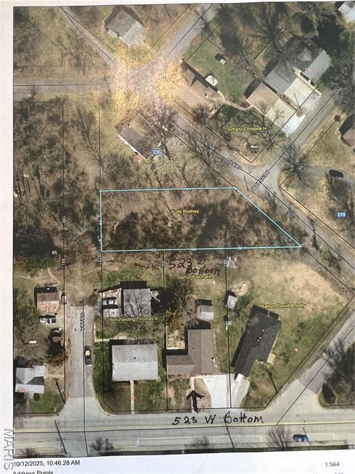 000 Young Or Divers, Columbia, IL, 62236 | Card Image