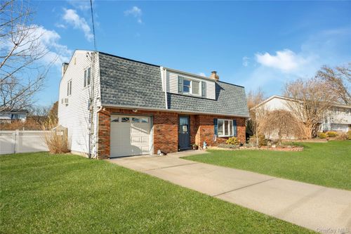 25 Windham Ln, Ronkonkoma, NY, 11779-6725 | Card Image