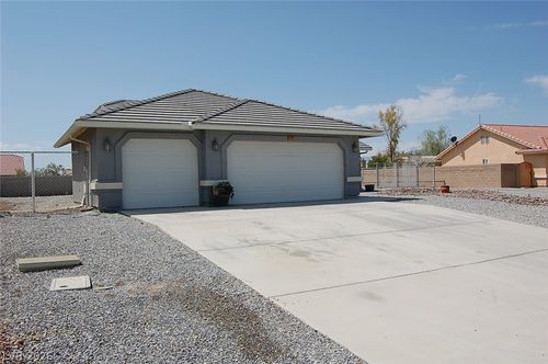 4911 E Ridgewood Dr, Pahrump, NV, 89061-7795 | Card Image