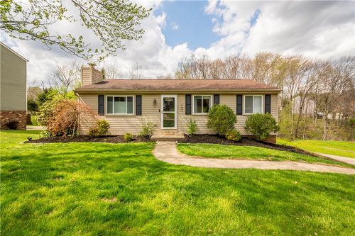 137 Walnut Strand, Imperial, PA, 15126-9645 | Card Image