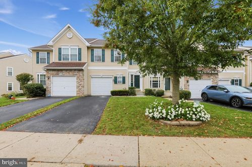 1037 Colin Dr, ROYERSFORD, PA, 19468-3137 | Card Image