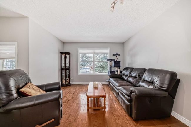 163 Eversyde Circle Sw, Home with 4 bedrooms, 2 bathrooms and 2 parking in Calgary AB | Image 5