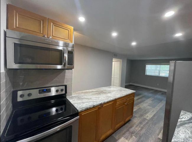 APT-154 - 650 Sw 2 Nd Ave, Condo with 2 bedrooms, 2 bathrooms and null parking in Boca Raton FL | Image 7