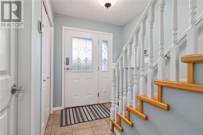 1001 Arcadia St, Home with 4 bedrooms, 3 bathrooms and 2 parking in Esquimalt BC | Image 3