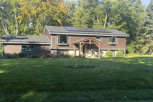 W330N5515 Linden Cir. E Circle, Merton, WI, 53058 | Card Image
