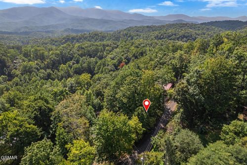 1016 Vista Dr, Gatlinburg, TN, 37738-5573 | Card Image