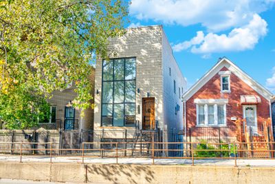 3330 S Damen Avenue, House other with 3 bedrooms, 3 bathrooms and 2 parking in CHICAGO IL | Image 3