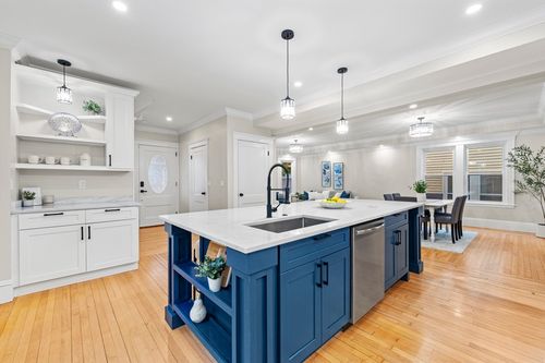 1-15 Phelps St, Salem, MA, 01970-3018 | Card Image