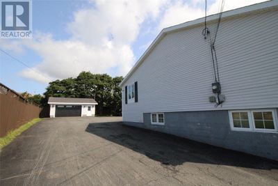 998 Topsail Rd, House other with 5 bedrooms, 2 bathrooms and null parking in Mount Pearl NL | Image 2