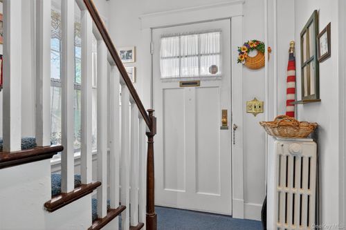 1 City Ter N, Newburgh, NY, 12550-3406 | Card Image