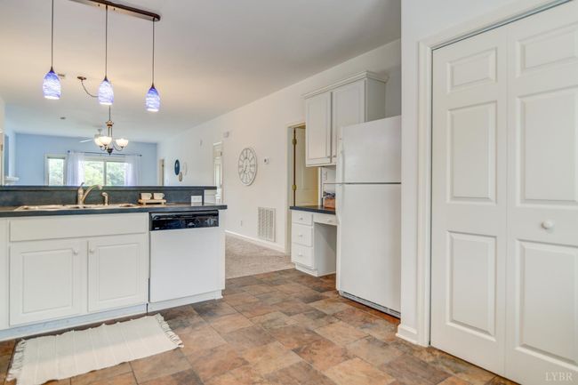 UNIT-5 - 1103 Mariners Way, Condo with 2 bedrooms, 2 bathrooms and null parking in Huddleston VA | Image 10