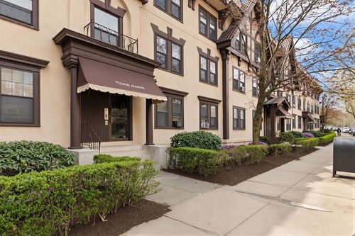 8-1718 Commonwealth Ave, Boston, MA, 02135-5622 | Card Image