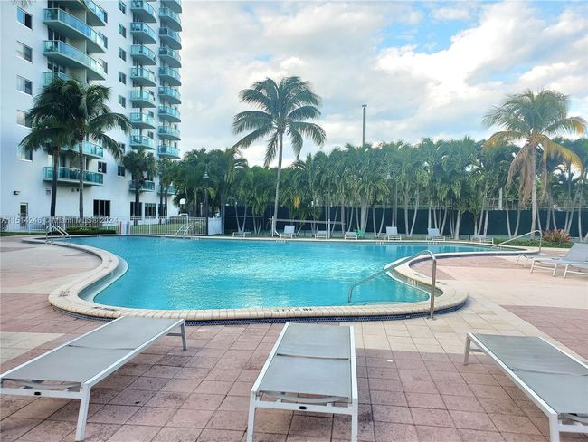 APT-923 - 19380 Collins Ave, Condo with 1 bedrooms, 1 bathrooms and null parking in Sunny Isles Beach FL | Image 20