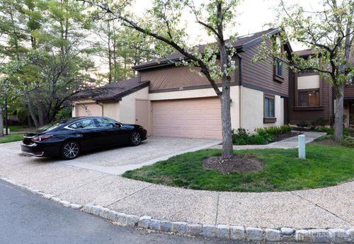 251 Sayre Dr, PRINCETON, NJ, 08540-5811 | Card Image