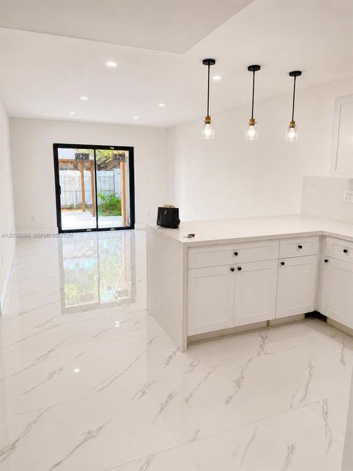 k105-10851 Sw 2nd St, Miami, FL, 33174-1404 | Card Image