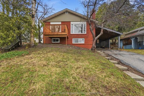 12 Manominee St, Huntsville, ON, P1H1H2 | Card Image