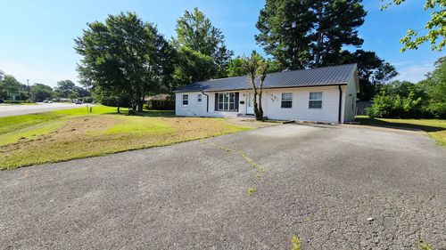 418 W Main St, Hohenwald, TN, 38462-1318 | Card Image