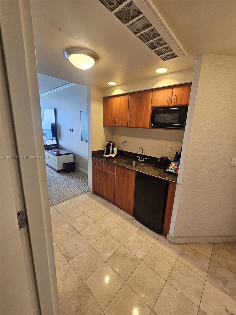 Residential in Sunny Isles Beach 5
