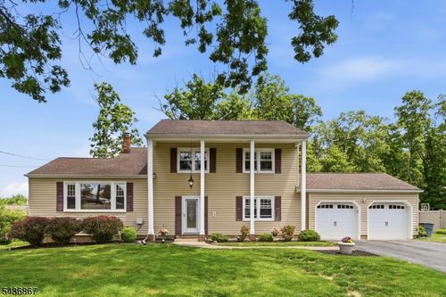 3 Trouville Dr, Parsippany, NJ, 07054-4038 | Card Image
