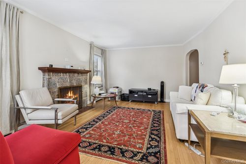 114 Lexington Ave, Franklin Square, NY, 11010-2830 | Card Image