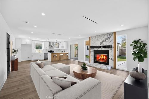 7055 Fallbrook Ave, West Hills, CA, 91307-2213 | Card Image