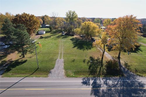 1070 E Grand Blanc Rd, Grand Blanc, MI, 48439-8935 | Card Image