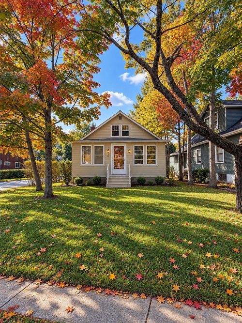 13 Meriam St, Wakefield, MA, 01880 | Card Image