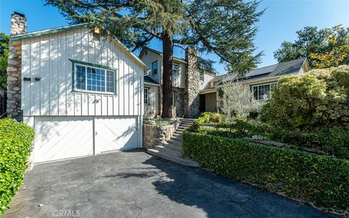 3135 Los Olivos Ln, La Crescenta, CA, 91214-2733 | Card Image