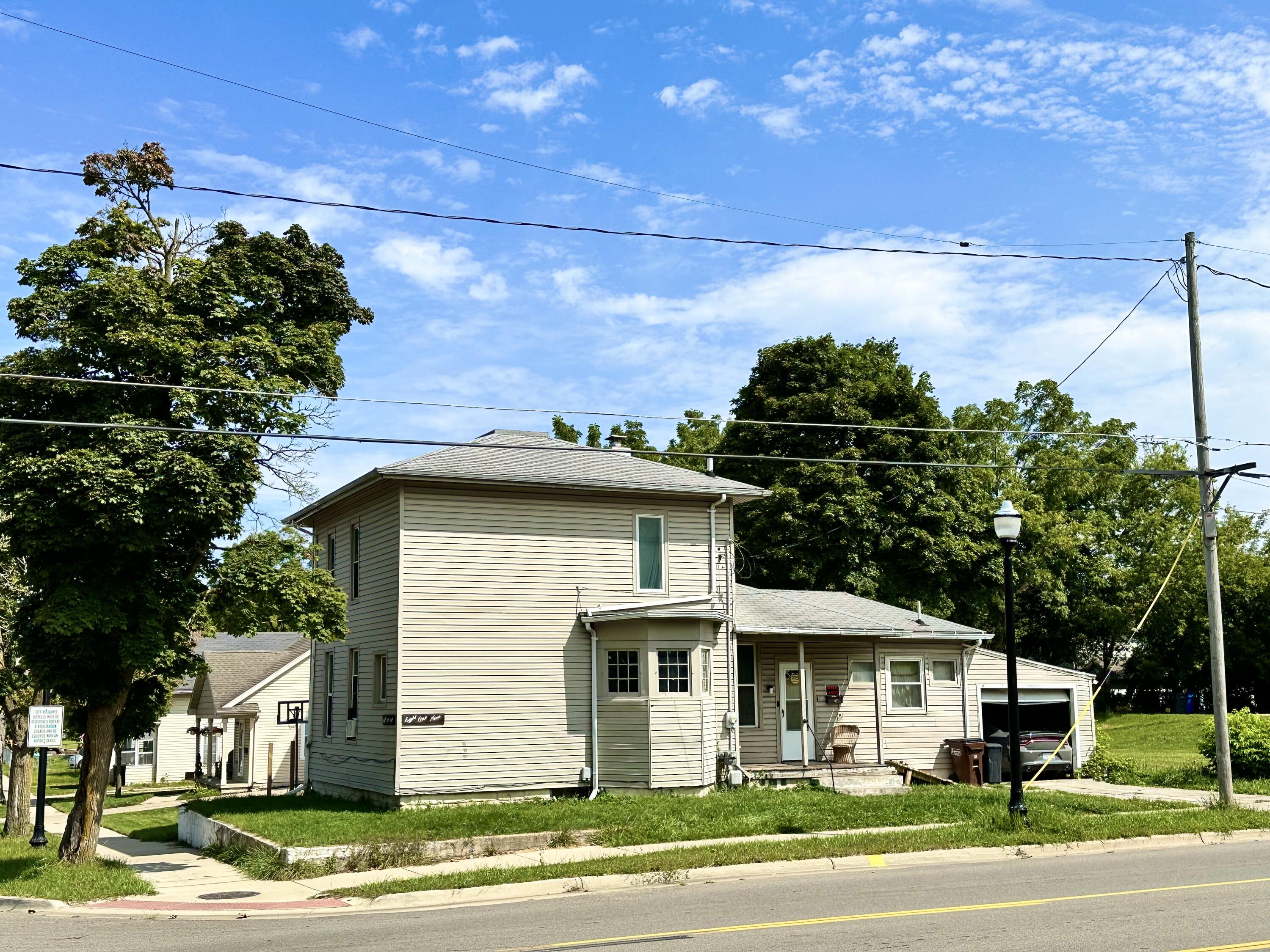 Jackson St, Jackson, MI 49203