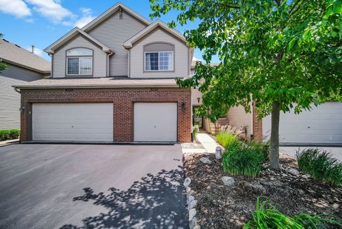 1032 Woodview Ct, Aurora, IL, 60502-9097 | Card Image