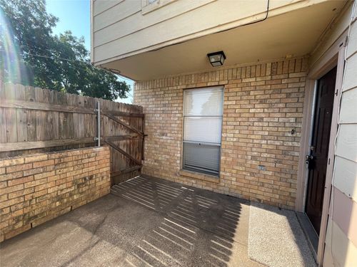 apt-a-5524 Lewis Ct, North Richland Hills, TX, 76180-6680 | Card Image