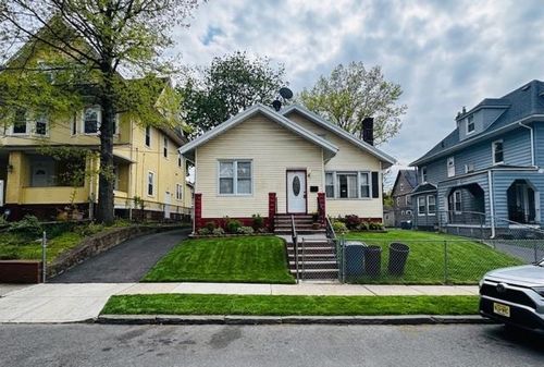 44-42-44 Scheerer Ave, Newark, NJ, 07112-2524 | Card Image