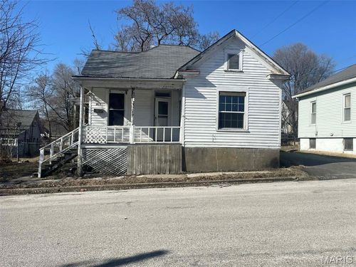 215 S Locust Street, Hannibal, MO, 63401 | Card Image