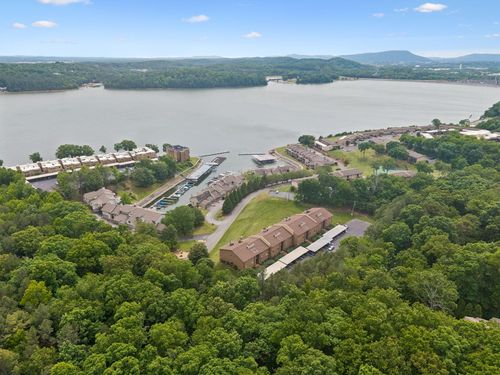 unit-311-4319 Lakeshore Ln, Chattanooga, TN, 37415-7180 | Card Image